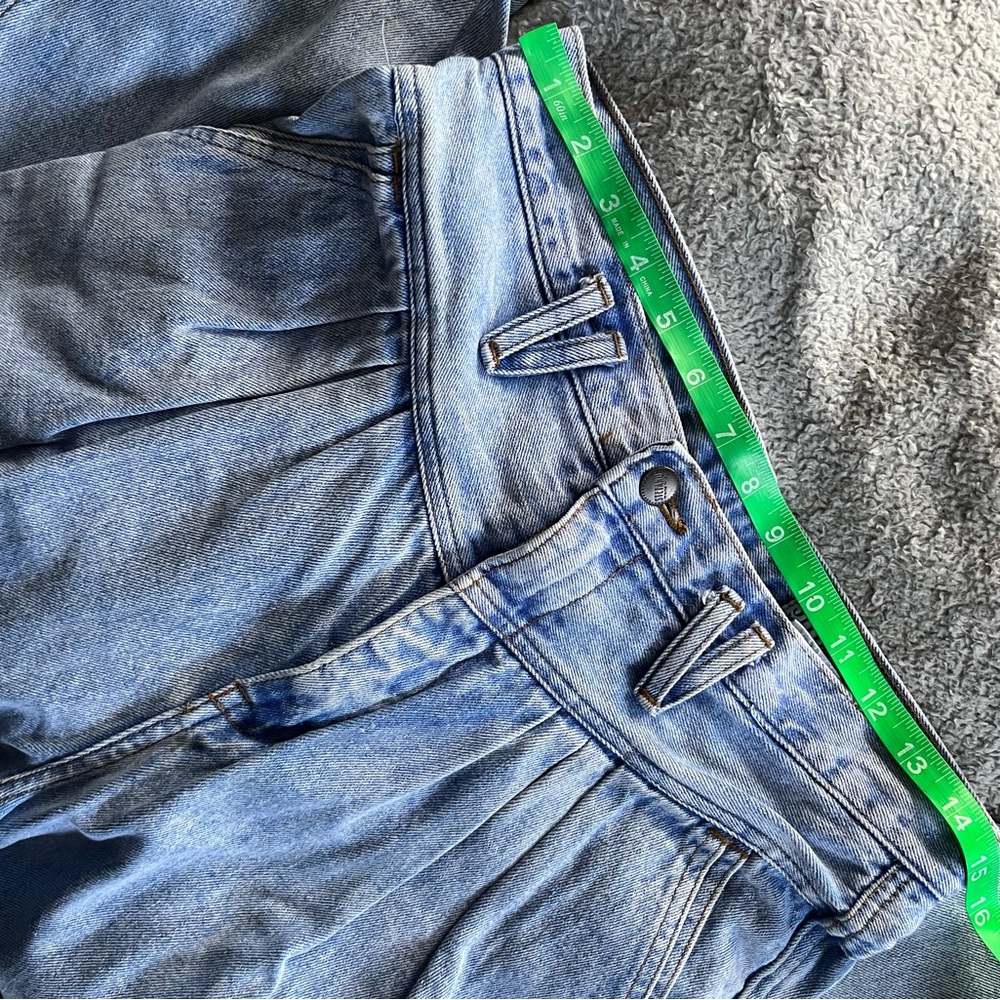 High Waisted Vintage Jeans - Picture 7 of 7